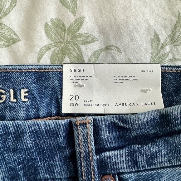 American Eagle Curvy Mom Jeans - Picture 4 of 4